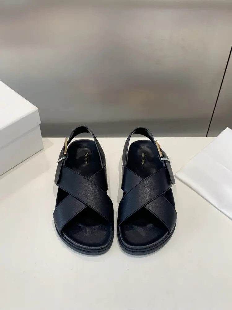 버클 가죽 샌들