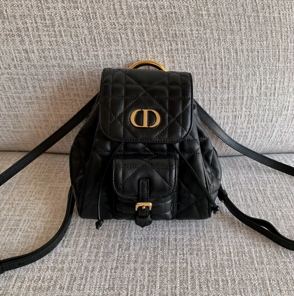 KakaoTalk_20241210_125342391 디올 카로 백팩 스몰
