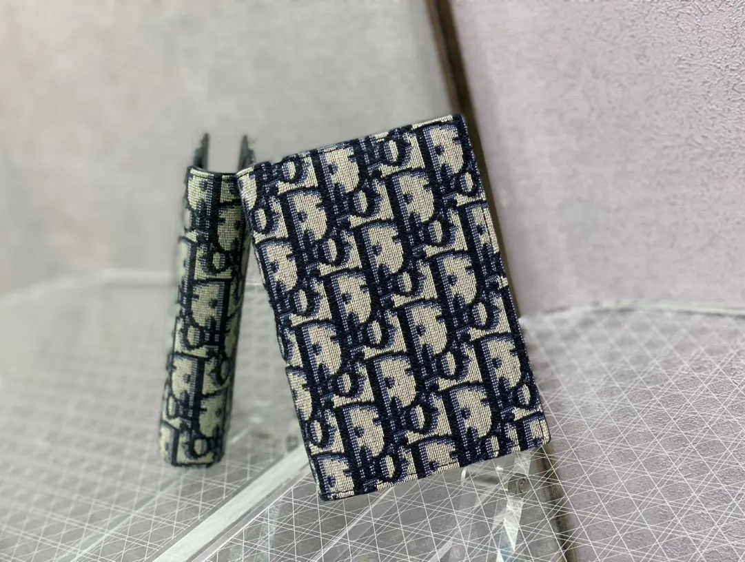 디올 오블리크 여권 케이스