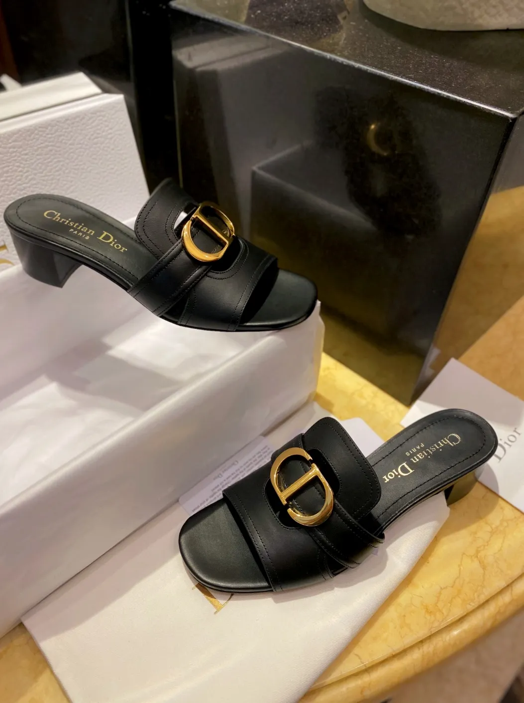 디올 30 몽테인 뮬 힐