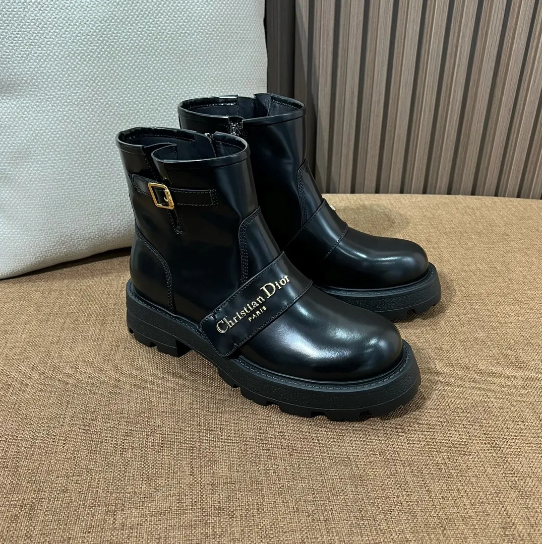 디올 디 퀘스트 앵클 부츠