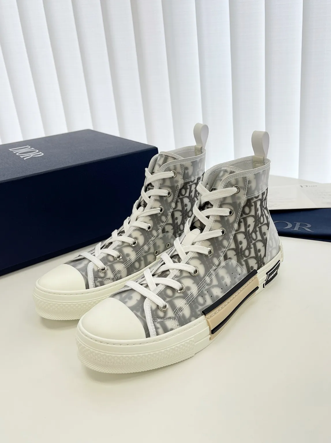 디올 B23 오블리크 하이탑 스니커즈