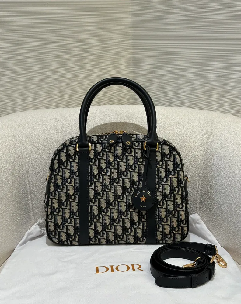 디올 디 바이브 볼링백 오블리크 라지