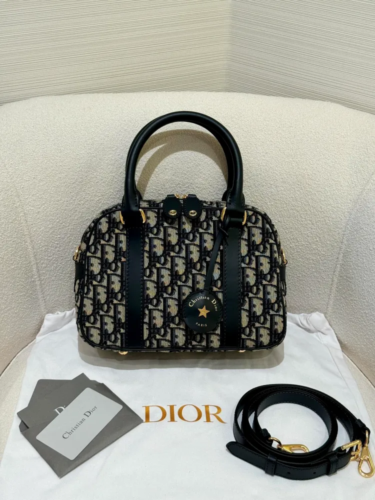 디올 디 바이브 볼링백 오블리크 미디엄