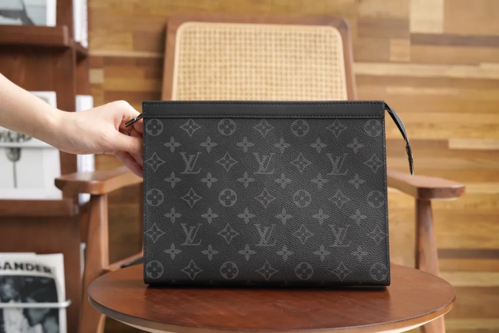 루이비통 포쉐트 보야주 MM 모노그램 이클립스(M61692)