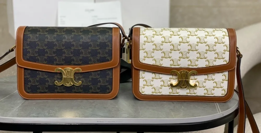 셀린느 클래식 트리옹프 박스백 미디엄(트리옹프 캔버스)