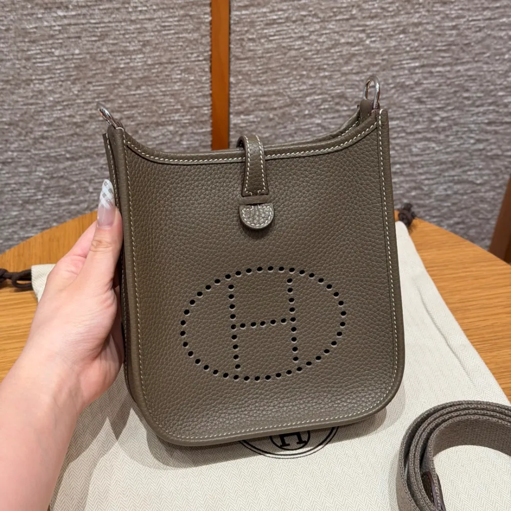 에르메스 에블린 16(에토프 색상/클레망스 가죽/은장)