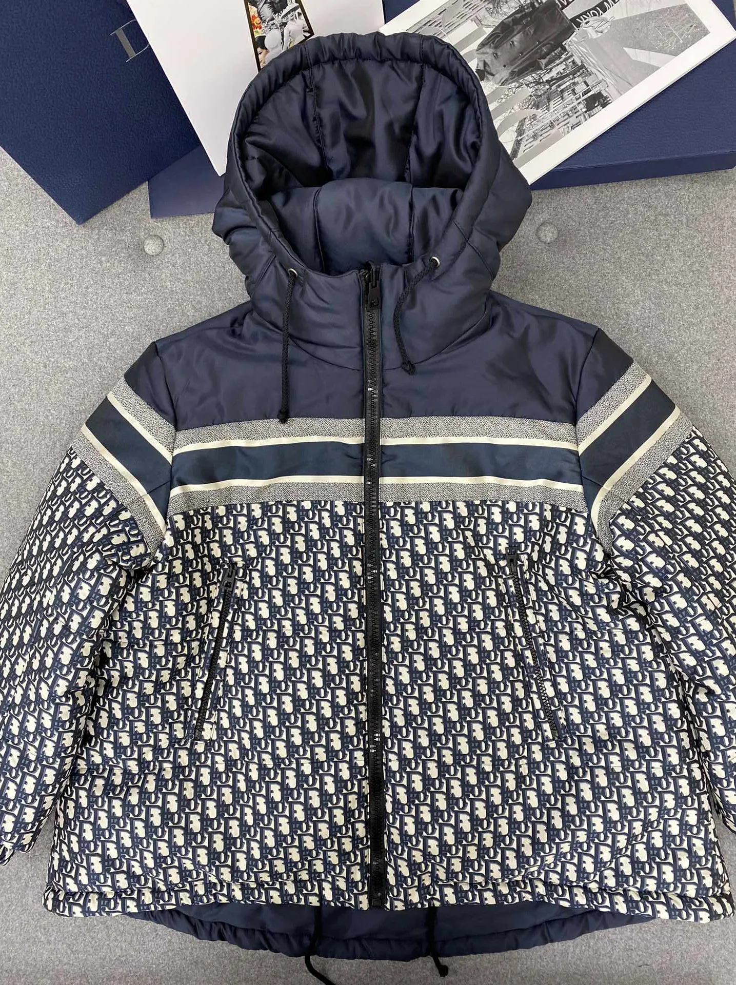 디올 오블리크 리버시블 푸퍼 자켓