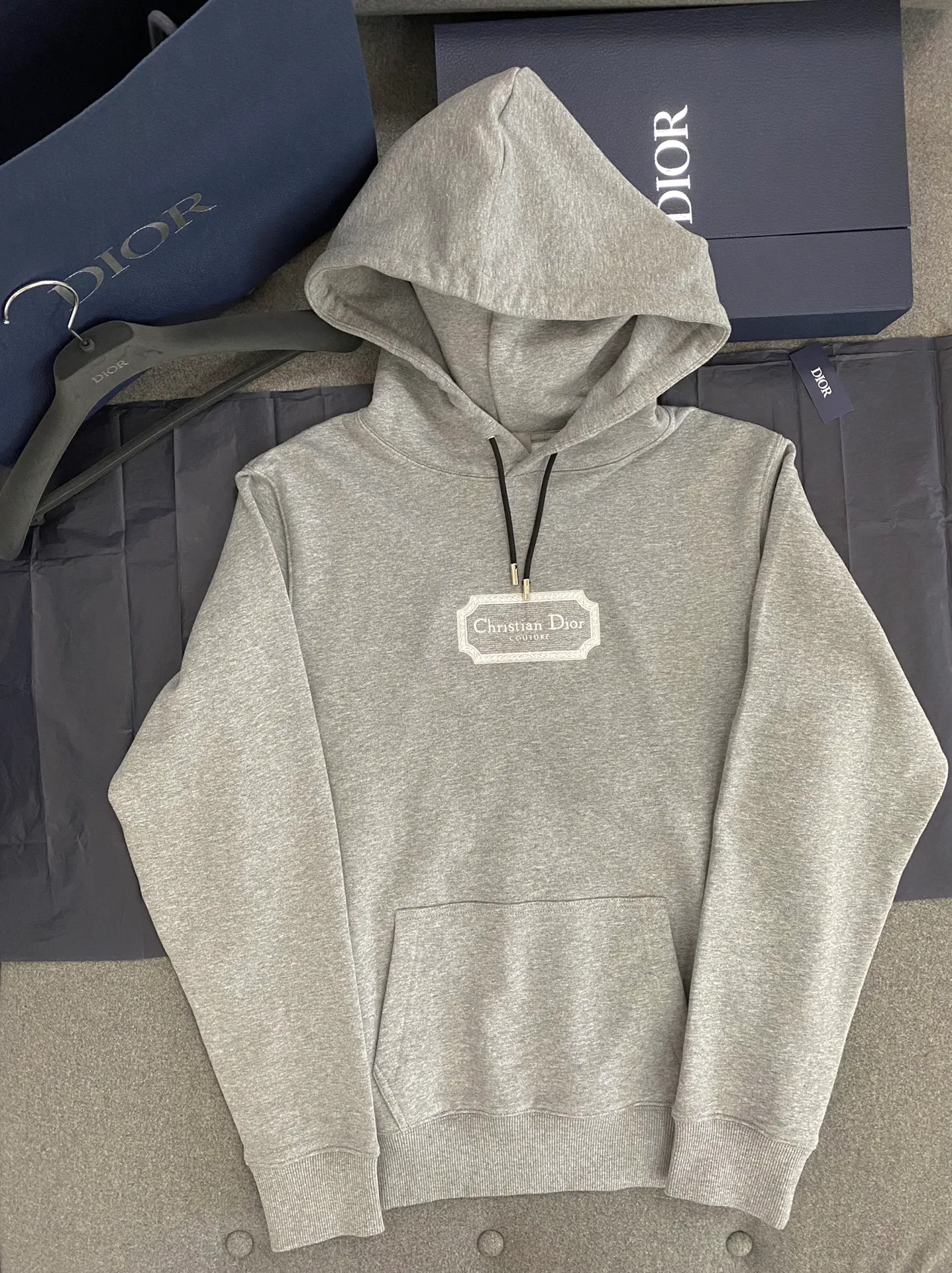 디올 꾸뛰르 콘트라스트 자수 후드티