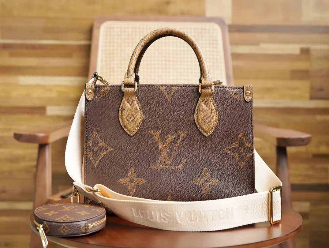 루이비통 온더고 PM 모노그램 및 모노그램 리버스 캔버스(M46373)