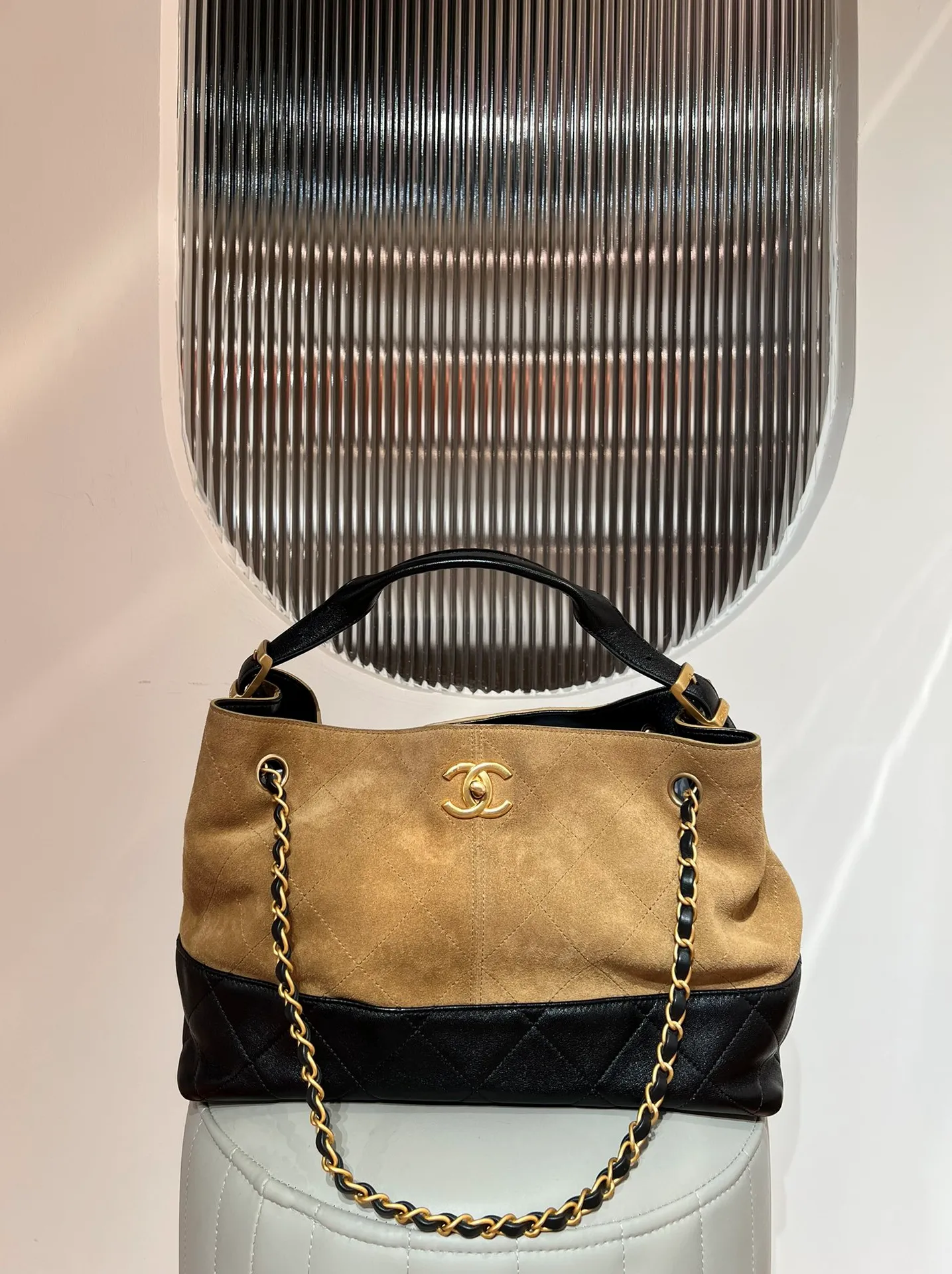 KakaoTalk_20260308_205132864 샤넬 25A 공방 쇼퍼백 스몰(스웨이드)