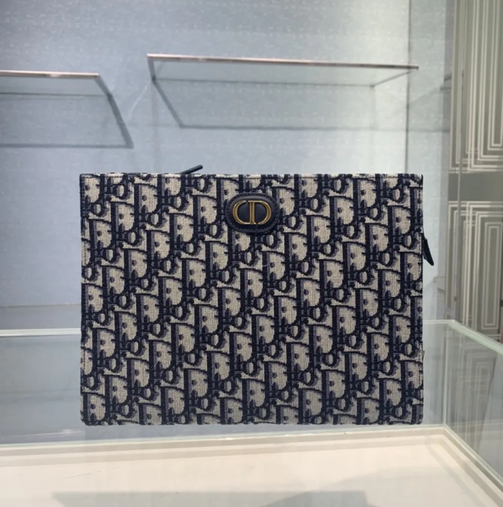 f2fd28dea1d4a119ede69d6e6568c229_1662968299_2471 디올 오블리크 클러치백