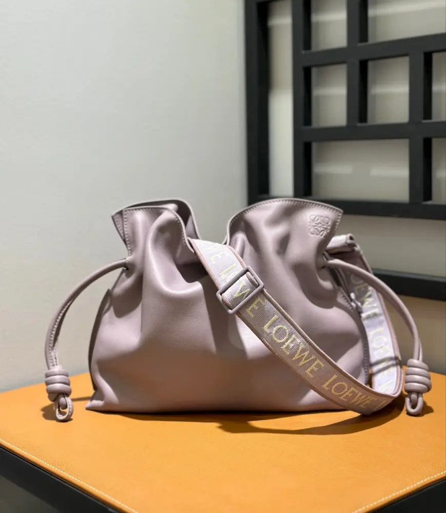 로에베-플라멩고-클러치백-미디엄-01 플라멩고 클러치백 미디엄