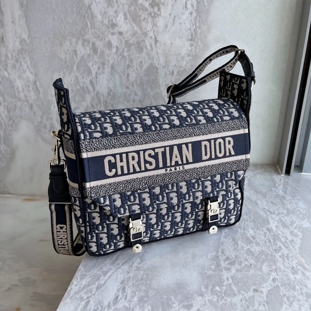 캠프백-오블리크-미디엄-02 디올 캠프백 오블리크 미디엄